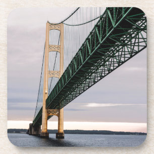 Porta-copo Uma vista da ponte Mackinac a partir do Lago Michi