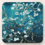Porta-copo Van Gogh Almond Blossoms : Teal Escuro<br><div class="desc">"Proteja as Superfícies com Estilo" Guarda as suas mesas de forma digna de galeria. Estas portas copos que apresentam as Blossomas de Amêndoa de Van Gogh em tons escuros oferecem proteção funcional enquanto infundem o seu espaço de vida com eternos. portas copos de amêndoa, torres de bebidas Van Gogh, panos...</div>