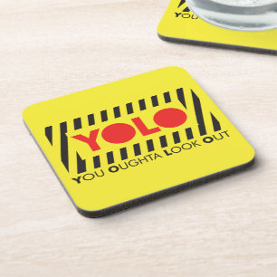 Porta-copo YOLO com cuidado vermelho