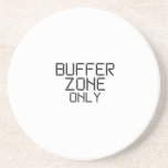 Porta-copos Buffer Zone Only Minimalist<br><div class="desc">Protect the base. Sandstone coaster with high-contrast stenciled typography to keep your surface clean and your mental perimeter strictly enforced.</div>