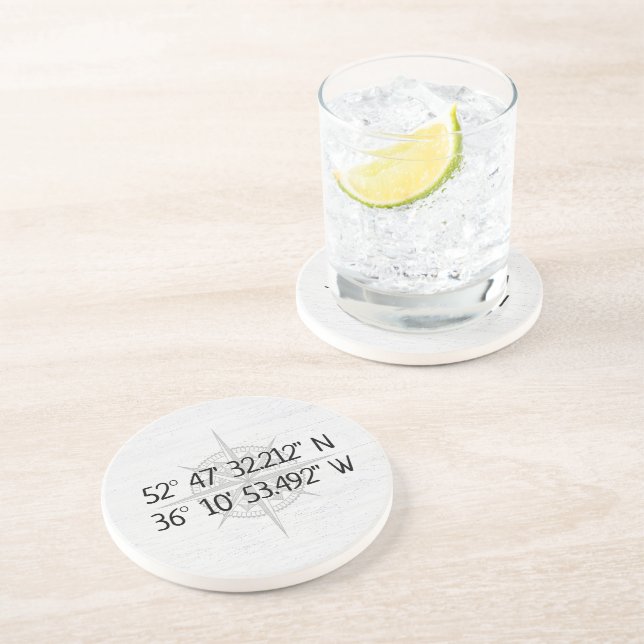 Porta-copos Compass GPS Home Coordinates On Wood (Lateral)