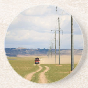 Porta-copos De Arenito Veículos 4X4 em Estrada de Terra, Deserto de Gobi