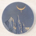 Porta-copos De Arenito Vintage Science Ficet, Crescent Moon Snow Planet<br><div class="desc">Ilustração vintage: planetas futuristas de ficção científica e imagem espacial. Um 50 de quadrinhos retrô sci fi com um planeta estrangeiro coberto de gelo e neve à noite com uma lua crescente sobre as montanhas no inverno.</div>