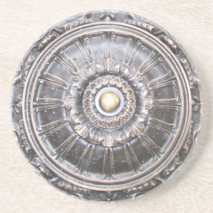 Porta copos de bronze gótico do medalhão do