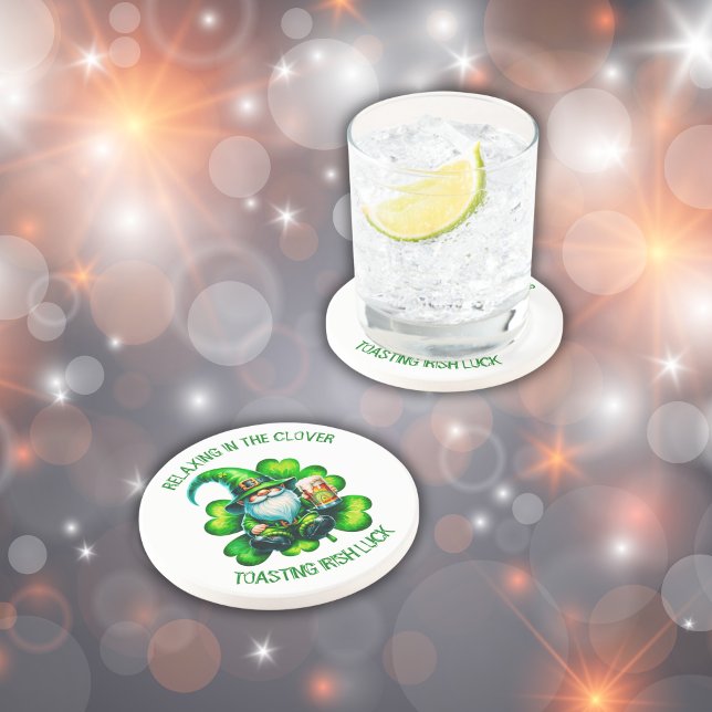 Porta-copos Dia de São Patrício Gnomo Bonito com Cerveja | (Criador carregado)