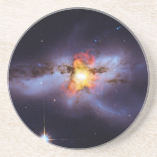 Porta-copos Dois buracos negros de fusão na galáxia NGC 6240
