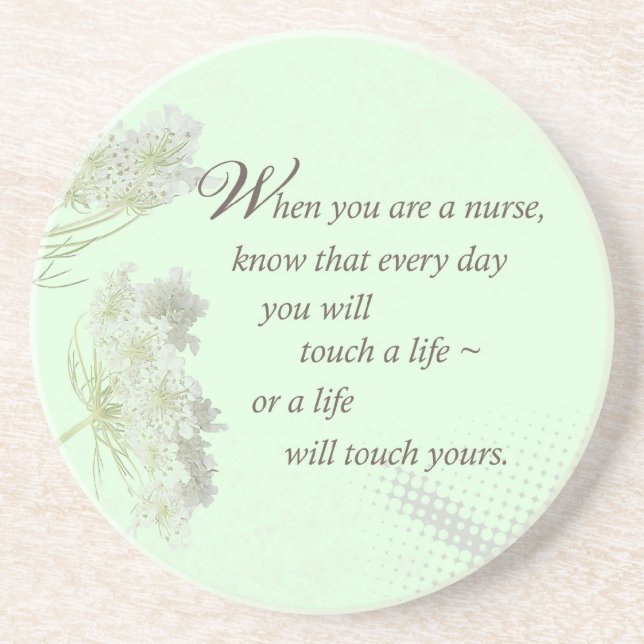 Porta-copos Enfermeira toca vida com flores selvagens (Frente)