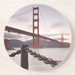 Porta-copos Golden gate bridge contra montanhas