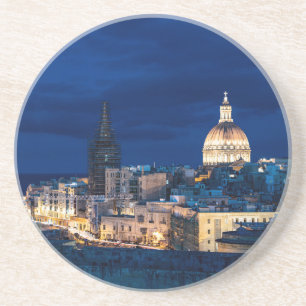 Porta-copos Iluminado à noite na antiga cidade e porto de La V