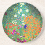 Porta-copos Jardim Flor Gustav Klimt<br><div class="desc">Porta copos Sandstone com a pintura de óleo do Jardim Flor de Gustav Klimt (1906). Um belo jardim de flores roxas,  vermelhas,  brancas,  azuis e laranja. Um presente de excelente para fãs de Arte Nouveau e de Arte Austríaca.</div>