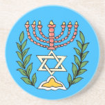 Porta-copos Magen Persa David Menorah<br><div class="desc">Esta imagem foi adaptada de um antigo azulejo judeu persa e apresenta uma menorah com um Magen David (Estrela de David) enquadrado por ramos de oliveira. As imperfeições da imagem original pintada à mão foram preservadas.</div>