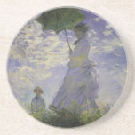 Porta-copos Mulher com Parasol por Claude Monet, Vintage Art<br><div class="desc">O Stroll, Camille Monet e o Seu Filho Jean (Mulher com Parasol) (1875), de Claude Monet, é uma pintura de retrato impressionista de família de artes plásticas. Uma mãe caminhando com seu filho num campo ou num campo de primavera. Ela está segurando um guarda-chuva solar e vestindo um belo vestido...</div>