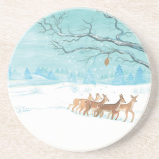 Porta-copos Roe Deer na floresta de inverno coberta de neve