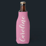 Porta-garrafa Festa de solteira de Script Rosa de Nome Personali<br><div class="desc">Mínimo de Caligrafia Nome Personalizado Frigorífico em Rosa</div>