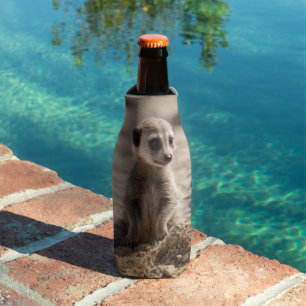 Porta-garrafa "Sunny Days: Baby Meerkat's Beach Adventure"
