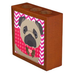 Porta-lápis Pug com os pontos na listra de Chevron do rosa