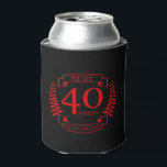 Porta-lata 40. ª Nalização ANNIVERSARY RUBY<br><div class="desc">Uma design para comemorar seu quadragésimo ano de casamento. Este design tem um design de riso vermelho (rubi) colorido sobre um fundo preto. Ruby é o presente tradicional para esta ocasião. O texto diz Ruby 40 anos de aniversário. Uma design romântica para celebrar o seu 40º ano de casamento. Se...</div>