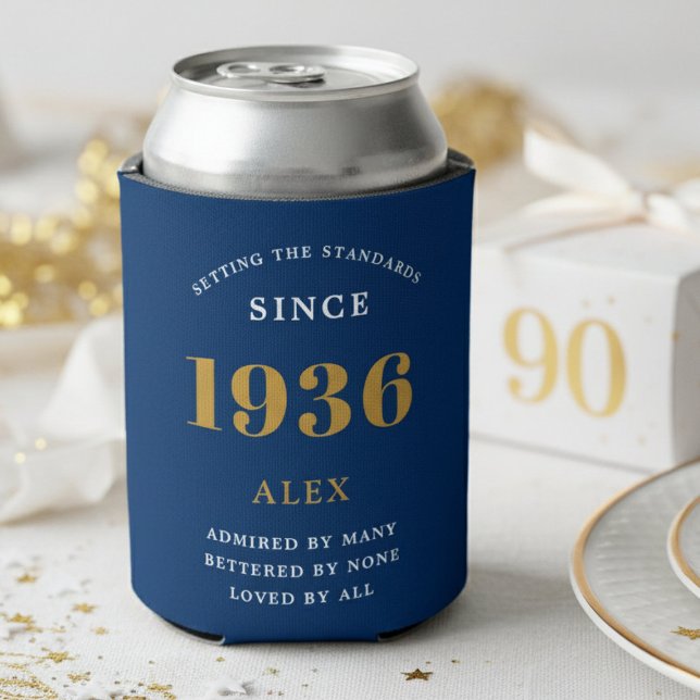 Porta-lata 90th Birthday Name 1936 Blue Gold Elegant Chic (Blue 1936 can cooler with white background.)