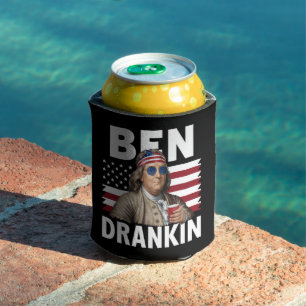 Porta-lata Bandeira Vintage Engraçada 4 de Julho Ben Bebendo 