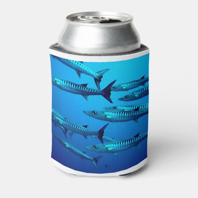 Porta-lata Barracuda Fish Mergulha Profundamente Ocean Water  (Can Back)