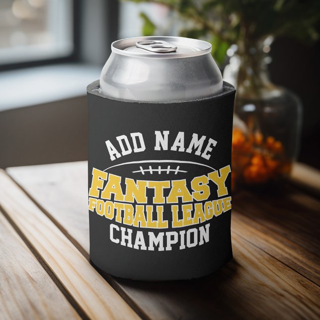 Porta-lata Campeão de Futebol da Fantasia - Dourado Negro e A (Personalized Can Cooler - add Your Name or Other Custom Text)