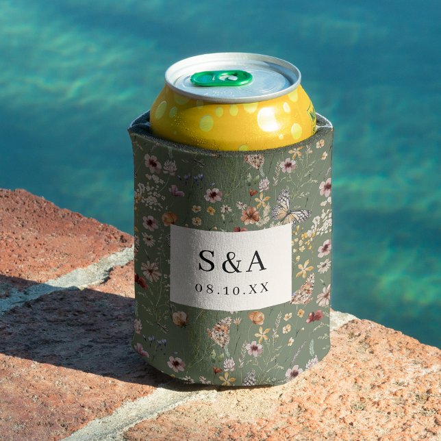 Porta-lata Casamento Floral Boho (Sage Green Floral Boho Wedding Can Cooler with Butterflies by Painted Paperie
)