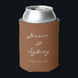 Porta-lata Casamento Personalizado Escrita Sienna Marrom Mini<br><div class="desc">Copo Térmico Personalizado Casamento Escrita Sienna Marrom Minimalista Moderno</div>