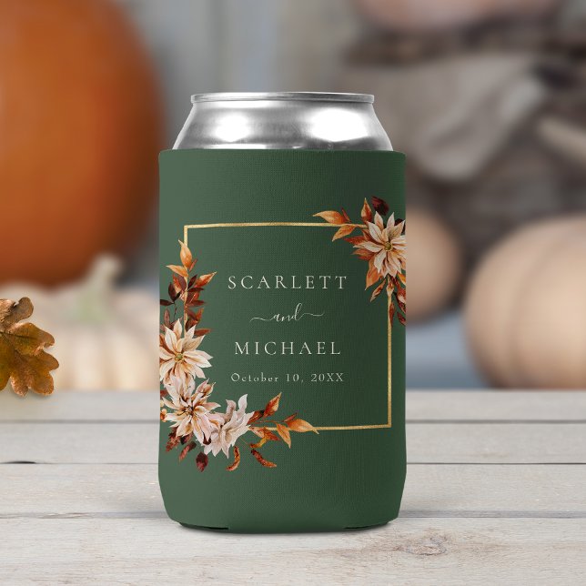 Porta-lata Casamento Verde Elegante (Elegant Sage Green Floral Wedding Can Cooler by Painted Paperie
)