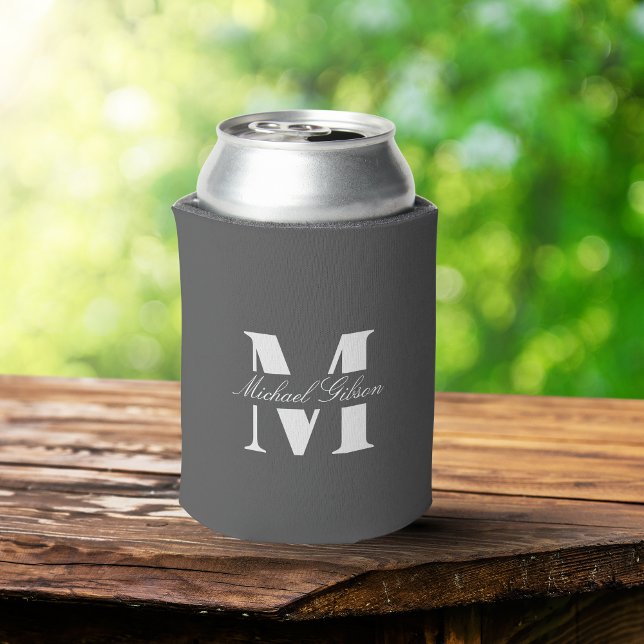Porta-lata Charcoal Gray | Custom Monogram Wedding Groomsmen  (Elegant Charcoal Gray Personalized Groomsmen Can Cooler)