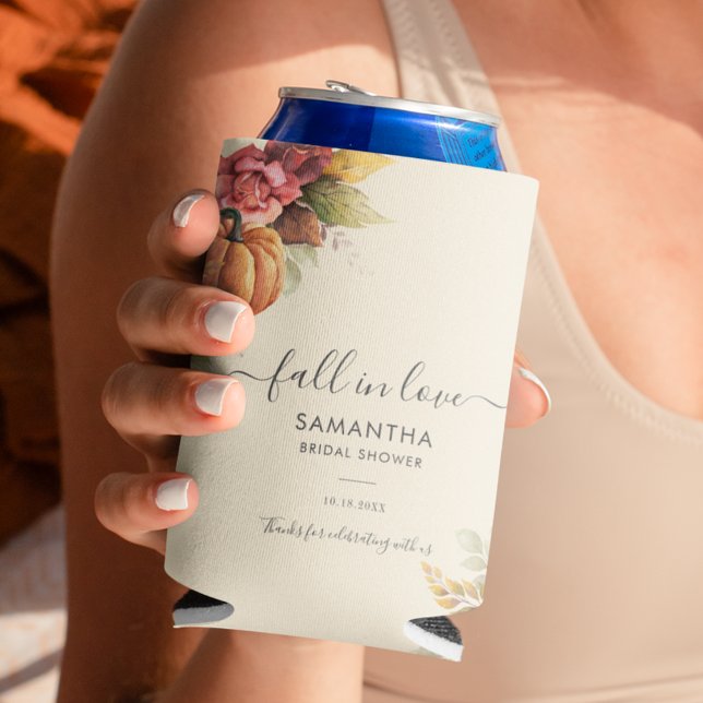 Porta-lata Chuveiro de Noiva Abóbora Folhas de Outono Apaixon (Fall in Love Floral Pumpkin Fall Bridal Shower Can Cooler)
