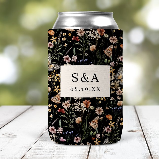 Porta-lata Copo Térmico para Casamento Boho com Floral Preto (Moody Black Floral Boho Wedding Can Cooler by Painted Paperie
)