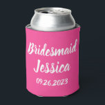 Porta-lata Damas de honra Rosa Elegante Presentes de Casament<br><div class="desc">Bela caligrafia,  rosa e branco Dama de honra pode mais fresco Chuveiro de noiva. Perfeito para favores de casamento.</div>