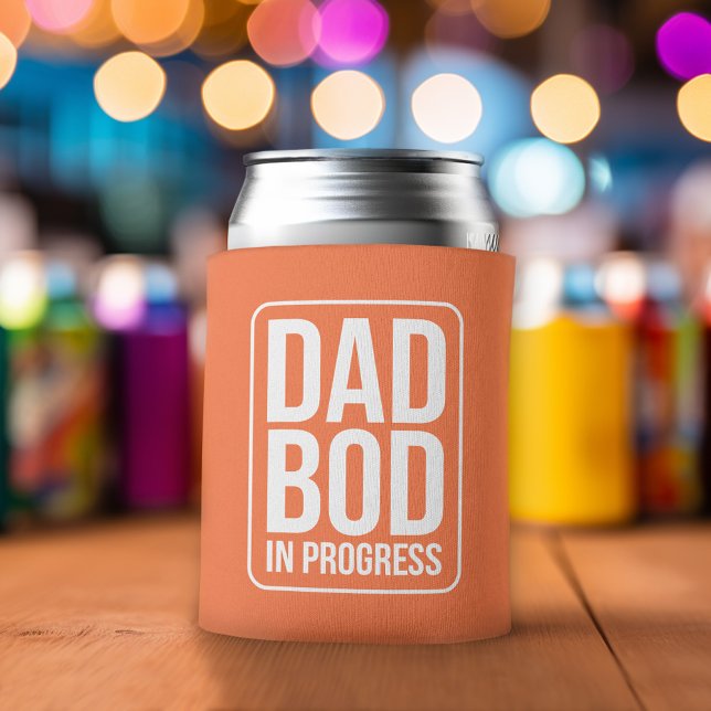 Porta-lata Engraçado Pai Bod em Andamento Dia de os pais Humo (Funny Can Cooler - Dad Bod in Progress - Father's Day Gift or a New Dad Favor)