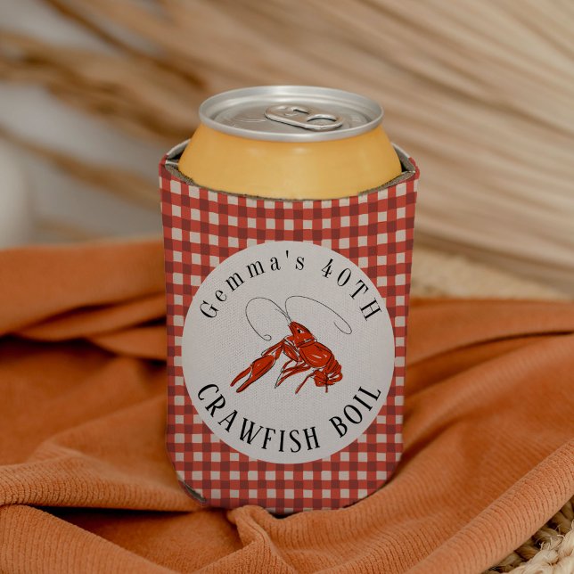 Porta-lata Festa de frutos do mar com lagostins ao estilo Gin (Crawfish illustration classic red gingham crawfish boil can cooler.)