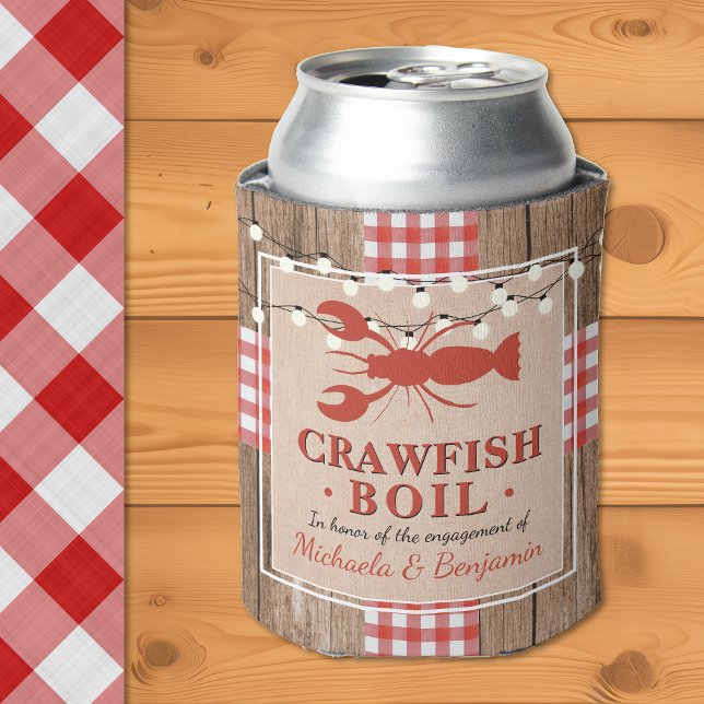 Porta-lata Festa de noivado de lagosta Rústica (Crawfish Boil Lobster Engagement Party Rustic Can Cooler)