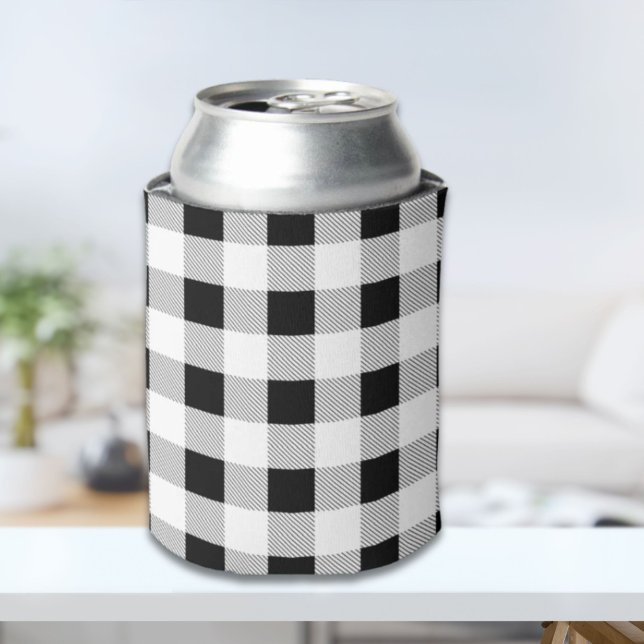 Porta-lata festa rústica de fazenda em xadrez preto e branco  (rustic farmhouse black white buffalo plaid party can cooler)