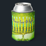 Porta-lata Green Hanukkah Menorah Peace Love Modern<br><div class="desc">"Paz, amor e luz." Uma citação de um roteiro de caligrafia, que sobrepõe uma ilustração de fotos estreitas de um menorah de arte brilhante, colorido, verde e amarela, ajuda você a lançar as festas de Hanukkah no estilo. Sinta o calor e a alegria da temporada de festas sempre que você...</div>
