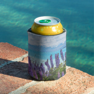 Porta-lata lavanda na costa do lago