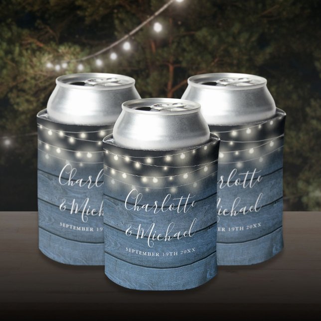 Porta-lata Luzes de Corda Casamento Script Azul Madeira (String Lights Signature Script Blue Wood Wedding Can Cooler)