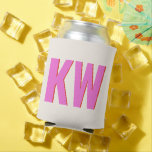 Porta-lata Monograma Personalizado Moderno Rosa Vermelho Somb<br><div class="desc">Mantenha suas bebidas frescas e elegantes com este Porta-Latas de Monograma Moderno Rosa Vermelho Sombra. Com um design de monograma moderno em rosa e vermelho, este porta-latas personalizado é perfeito para encontros de verão ou reuniões casuais. É um acessório chique e funcional que adiciona um toque de cor à sua...</div>