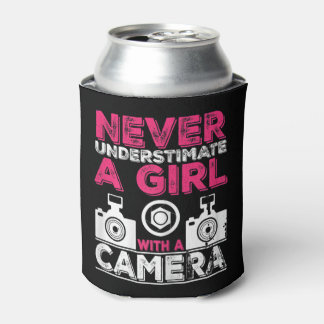 Porta-lata Never Underestimate A Girl With A Camera - Girl Ph