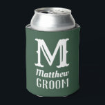 Porta-lata Nome Masculine Monogrammed Groom Wedding Green<br><div class="desc">Clássico,  simples,  Casamento,  o nome pode mais legal. Perfeito para o noivo. Personalize-o com o seu nome e nome iniciais.</div>