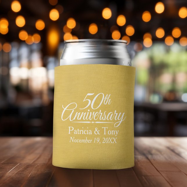 Porta-lata ouro Personalizado do 50º Aniversário do Casamento (50th Wedding Anniversary Can Cooler - Personalize with names and dates)