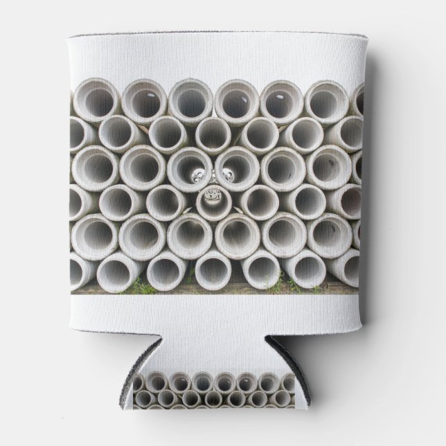 Porta-lata Pilha de canos de esgoto de betão na fábrica (Frente)