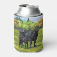 Vaca Negra e Vitelo Fresco na Pastagem de Verão