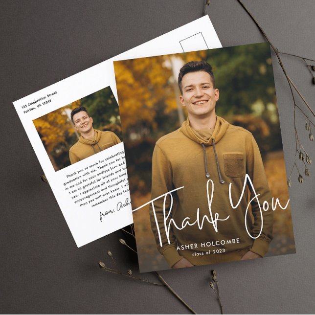 Postal Cartão de Agradecimento de Graduação em Letra Mode (Criador carregado)