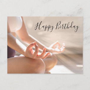 Postal Cartão de Aniversário da Meditação de Yoga o dedo