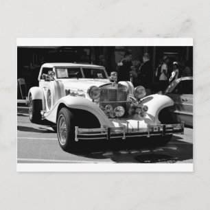 Postal Cartão preto e branco do carro retrô Excalibur