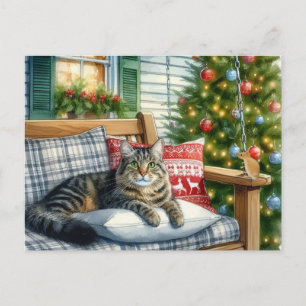 Postal Gato Fofo Deitado ao Pé da Árvore de Natal Cartão