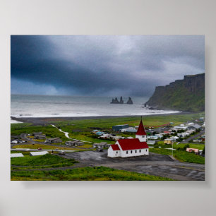 Poster A igreja Vik e a praia preta